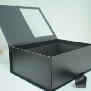 Hộp đựng quà màu đen With Love 11 xuong in hop qua tet gia reIMG 3017 20201225 1852251