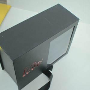 Hộp đựng quà màu đen With Love 13 xuong in hop qua tet gia reIMG 3019 20201225 1852261