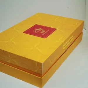 Alternative view of Hộp quà màu vàng đựng tổ yến