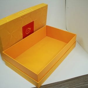 Hộp quà màu vàng đựng tổ yến 8 xuong in hop qua tet gia reIMG 3030 20201225 1852321