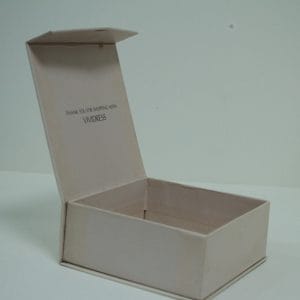 Hộp đựng quà cao cấp hình vuông 7 xuong in hop qua tet gia reIMG 3047 20201225 1852391