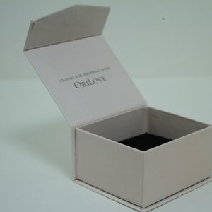 Hộp đựng quà màu ghi OriLove 4 Hộp đựng quà OriLove