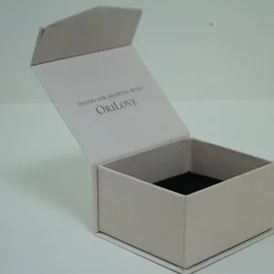 Hộp đựng quà OriLove