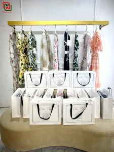 Túi giấy màu trắng đẹp