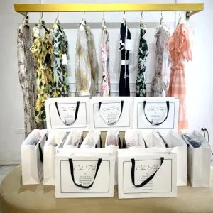 Túi giấy màu trắng đẹp