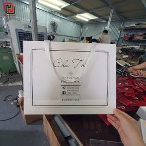Túi giấy màu trắng đẹp