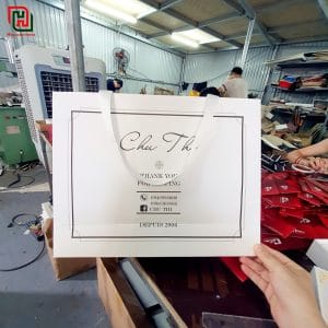 Túi giấy màu trắng đẹp