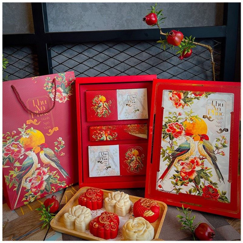 Giải Pháp Bao Bì Bánh Trung Thu Độc Đáo, Nâng Tầm Thương Hiệu Mùa Trăng Tròn 1 Hộp đựng 4 bánh trung thu