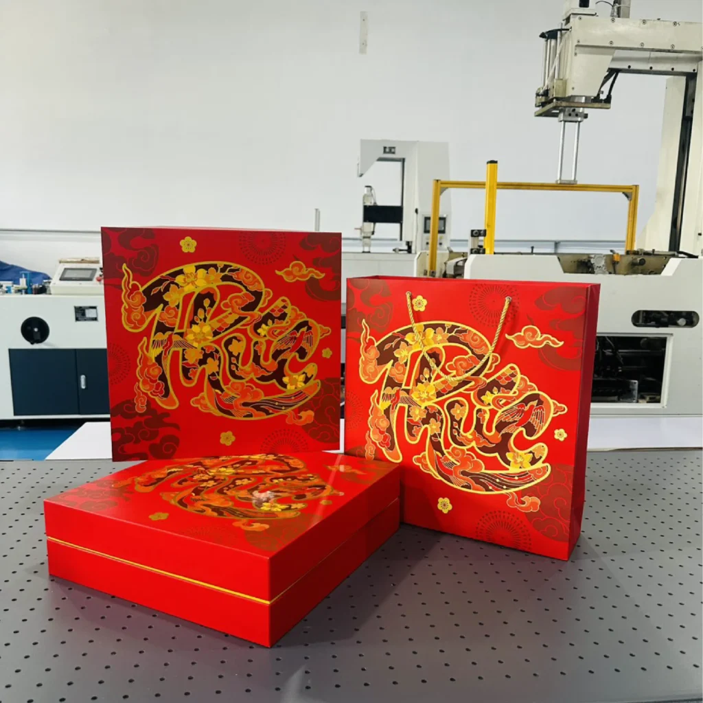 Quy Trình Đặt In Hộp Quà Tết Cho Công Ty 5 Mau hop dung qua tet 2026