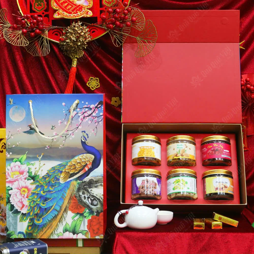 So sánh khay thuyền và hộp quà Tết – Nên chọn loại nào? 4 hop qua Tet 2026