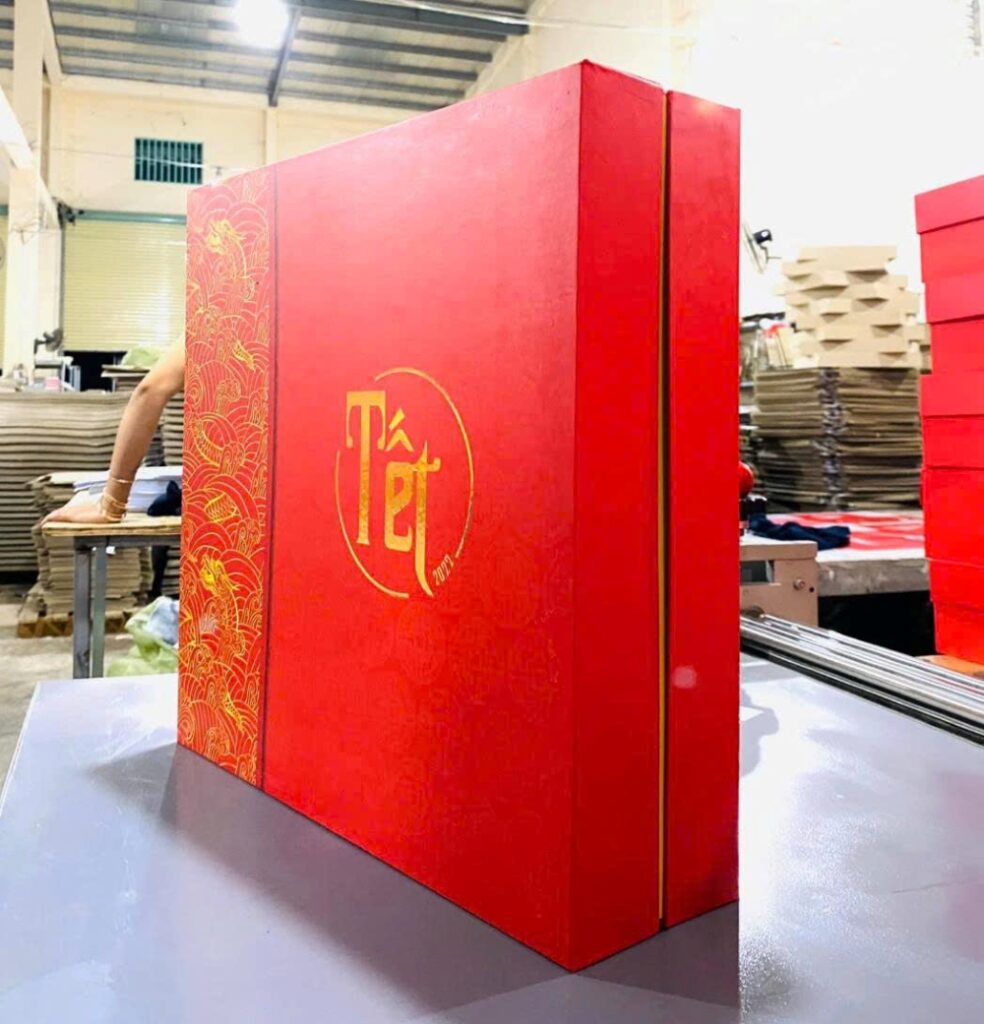 Quy Trình Đặt In Hộp Quà Tết Cho Công Ty 4 in hop qua Tet cho doanh nghiep 2026