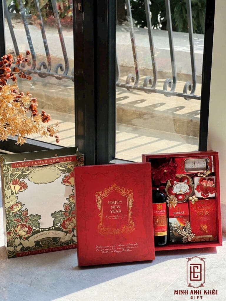 Các Yếu Tố Ảnh Hưởng Đến Giá In Hộp Quà Tết 5 IMG 1284