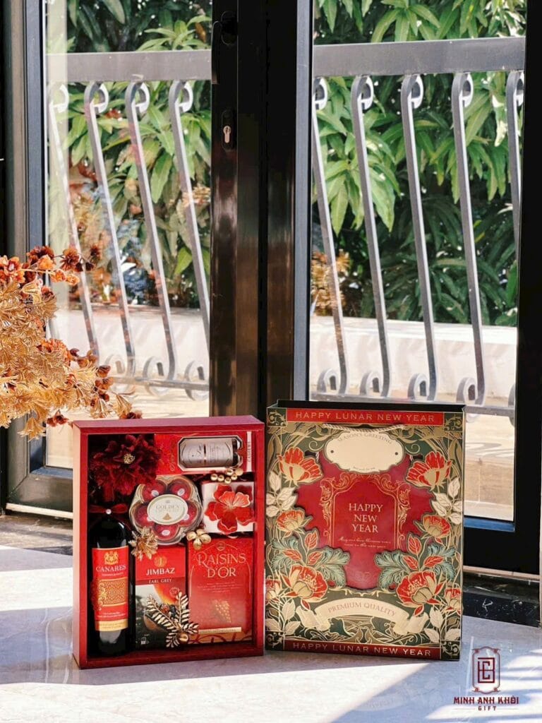 Các Yếu Tố Ảnh Hưởng Đến Giá In Hộp Quà Tết 4 IMG 1285